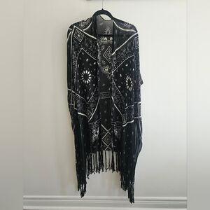 Black and White Patterned Women's Kimono